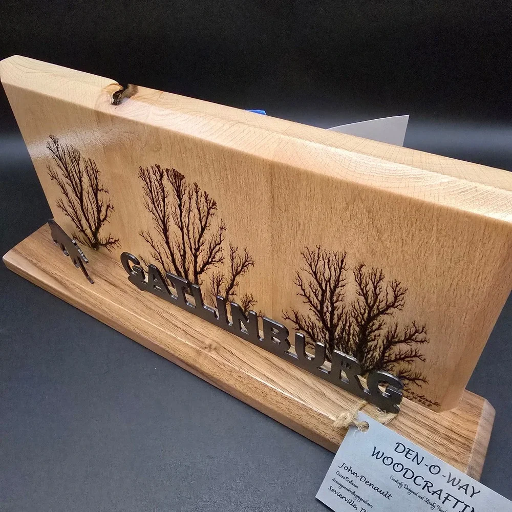 Den-O-Way Woodcrafting Gatlinburg Lichtenberg Wood‎ Art Bear Smoky Mountains TN
